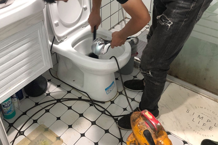 宣威马桶堵塞自己疏通还是找师傅?专业上门服务让你省时更省心