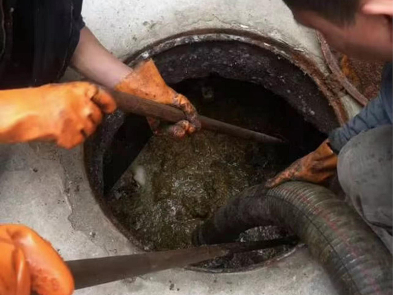 宣威清理化粪池时如何避免沼气的危害?